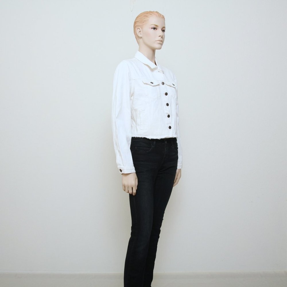 NWT Velvet Heart Button Down Crop Denim Jacket‎